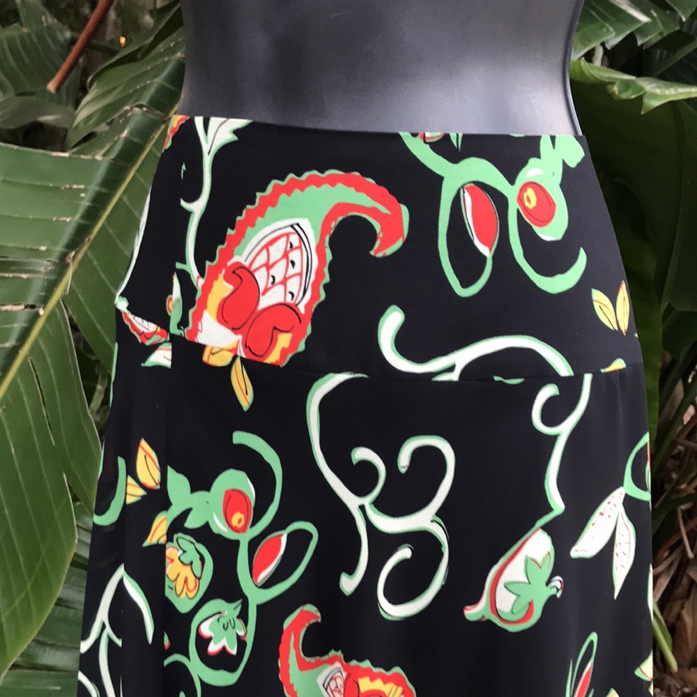 Metro style asymmetric maxi skirt - Picture 4 of 9